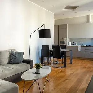 Apartamento 5 Min Duomo Luxury In Brera Design District, Milán