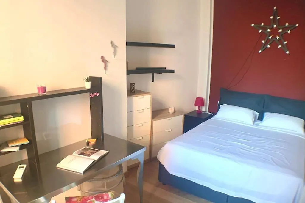 Ampola Home “Flamingo” Milán Itálie