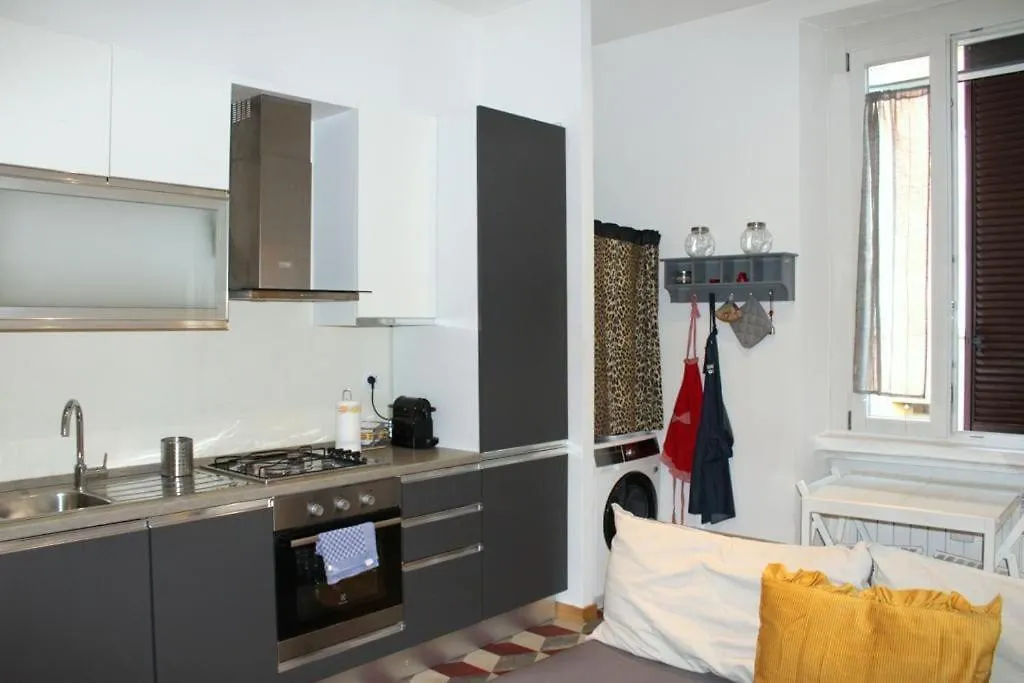 Ampola Home “Flamingo” Μιλάνο 0*,