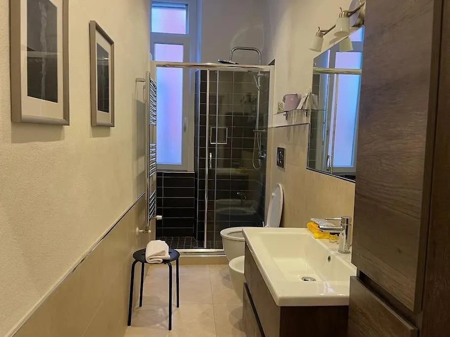 Ampola Home “Flamingo” Milán Italia